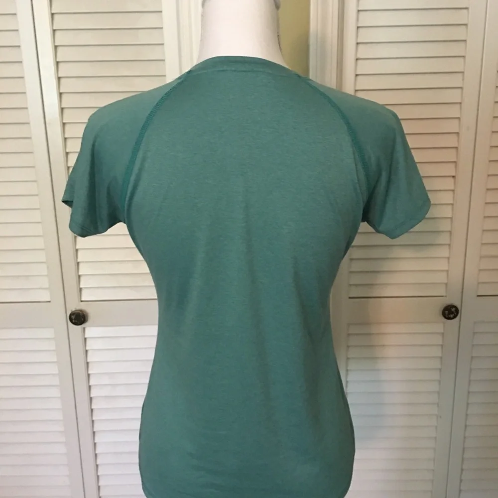 The North Face Small Petite Active Top - Picture 2 of 4